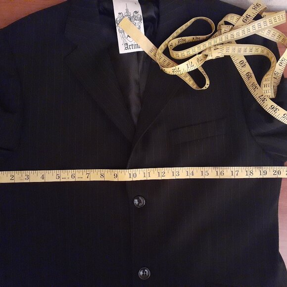 Artine Crystal Scorpion Back Blazer - Picture 8 of 12